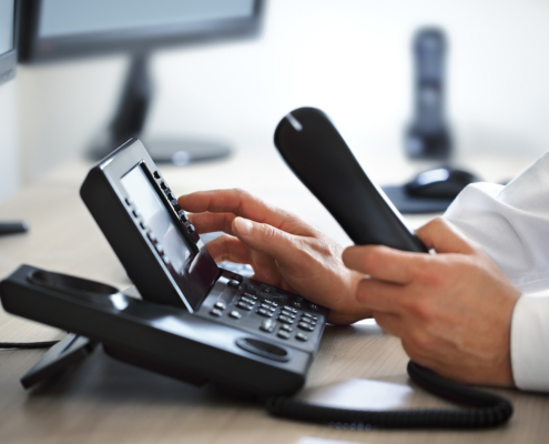 Cost of Business VoIP Solutions vs. Traditional Phone Systems for Growing SMBs